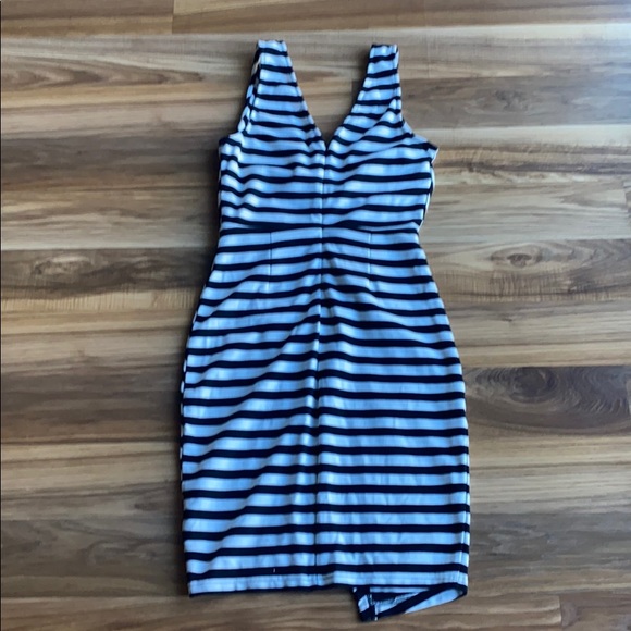 Cupcakes and Cashmere Sheldon Striped Mini Dress S - Picture 8 of 8